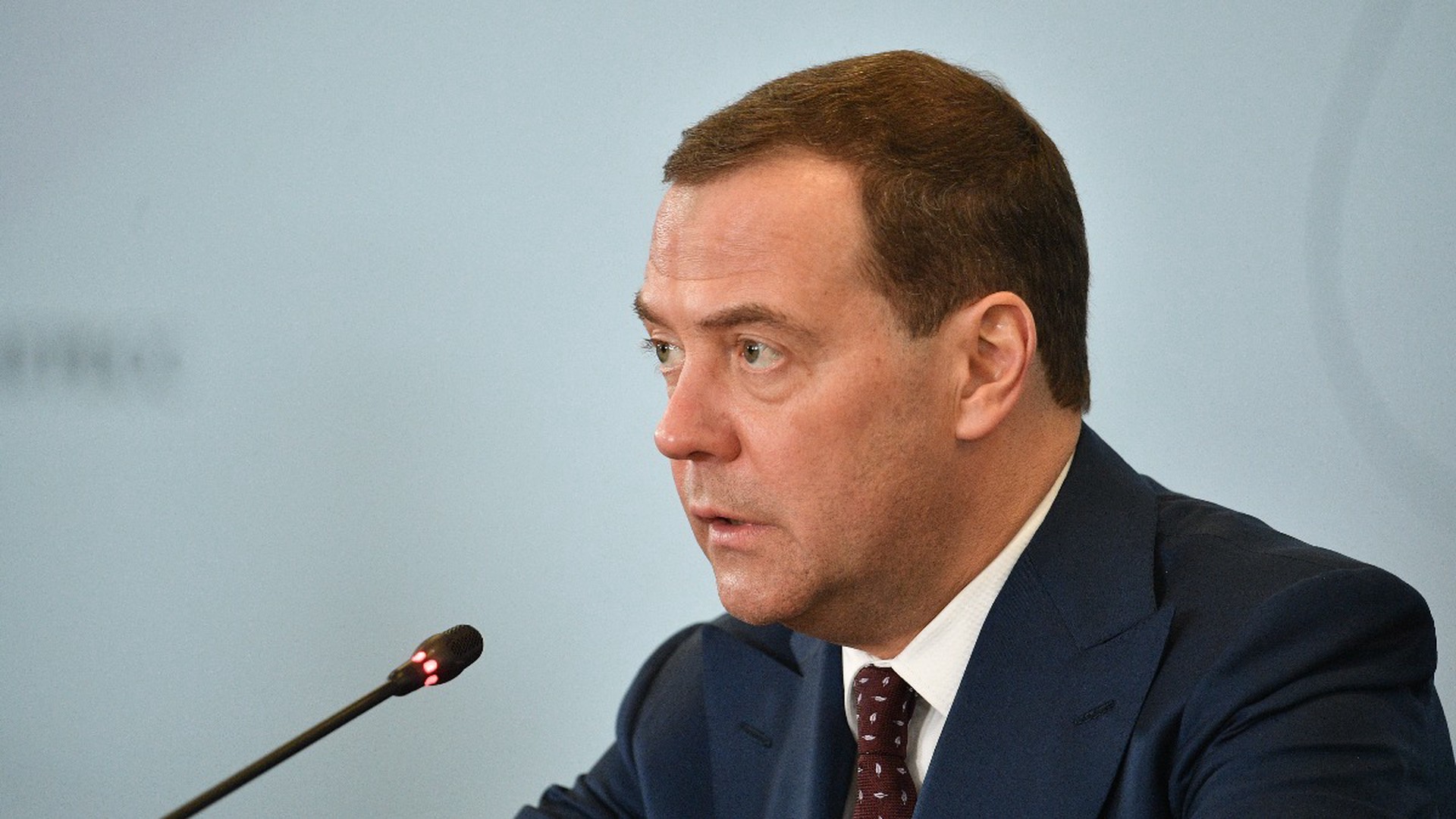 Медведев процитировал Мюллера из «17 мгновений весны», говоря о доверии к Трампу