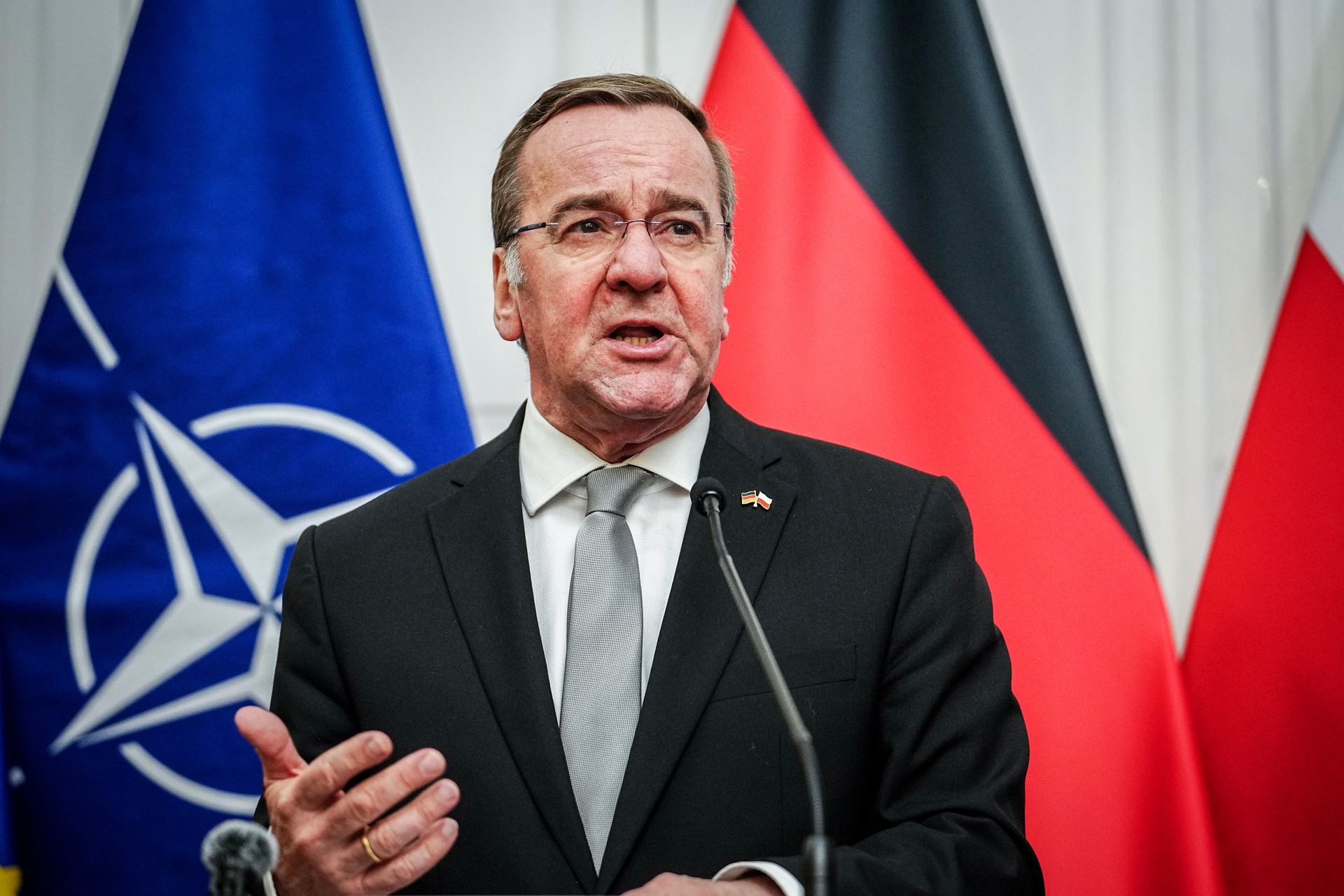 Spiegel: Глава МО ФРГ Писториус заявил о нехватке денег на перевооружение армии